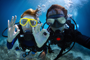 BVI-Scuba-Diving-couple